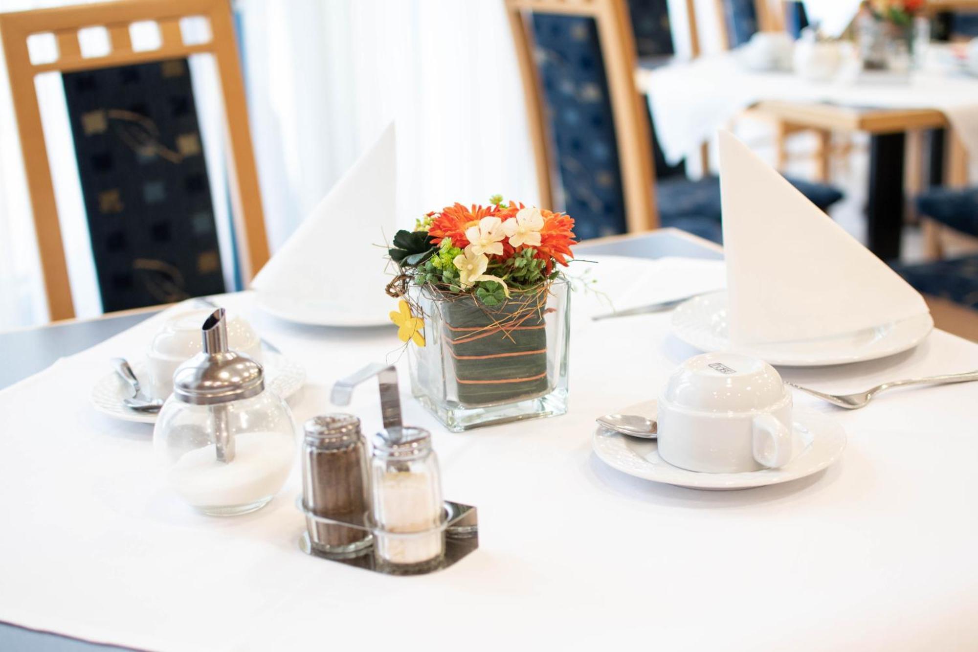 Miratel Hotel Mitterteich Ngoại thất bức ảnh